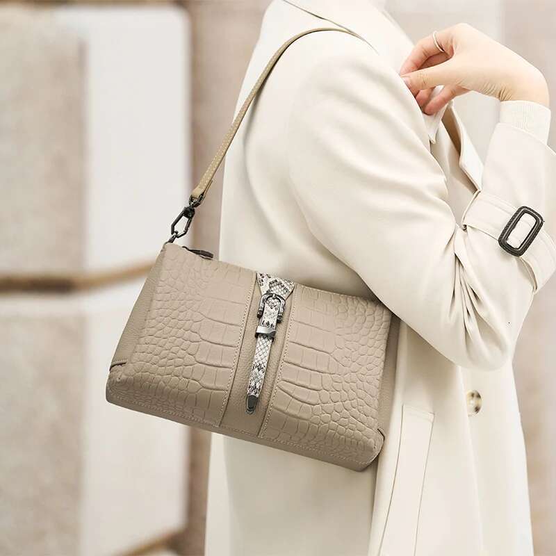 ZOOLER 2025 New Women Pattern Genuine Leather Shoulder Messenger Bags Purses Ladies Cow Skin Crossbody Bag Girl Style #Yc393