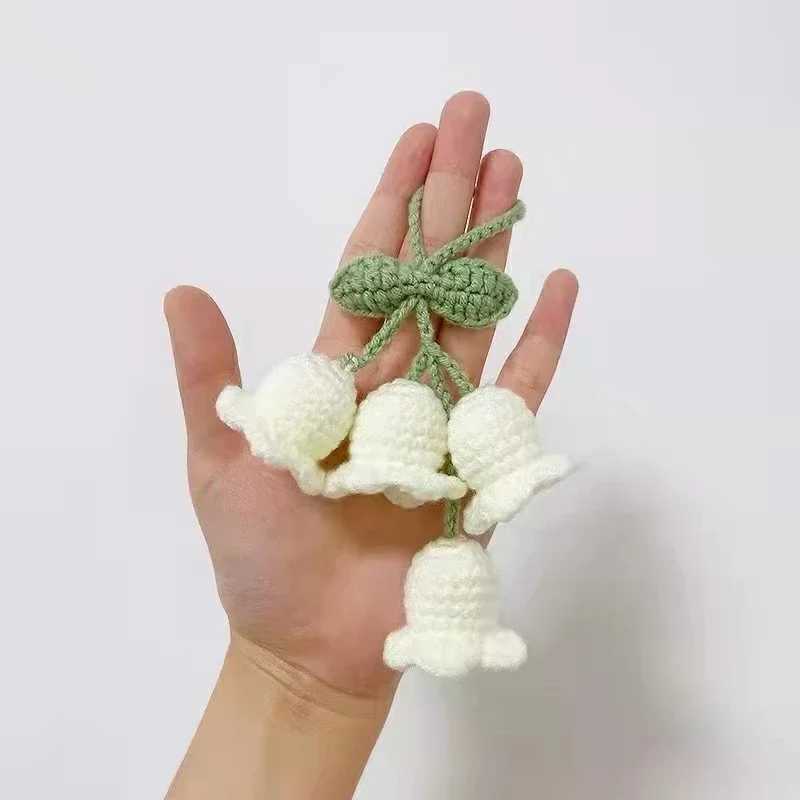 Handmade flower knitted keychain womens crochet wool flower bag pendant car keychain fresh handbag charm giftXJ250409