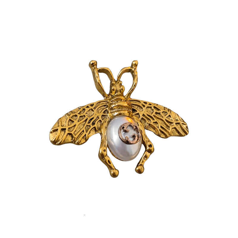 Vintage Honey Bee Pearl Brooch, New Light Chest wer, niche design, accessory for women