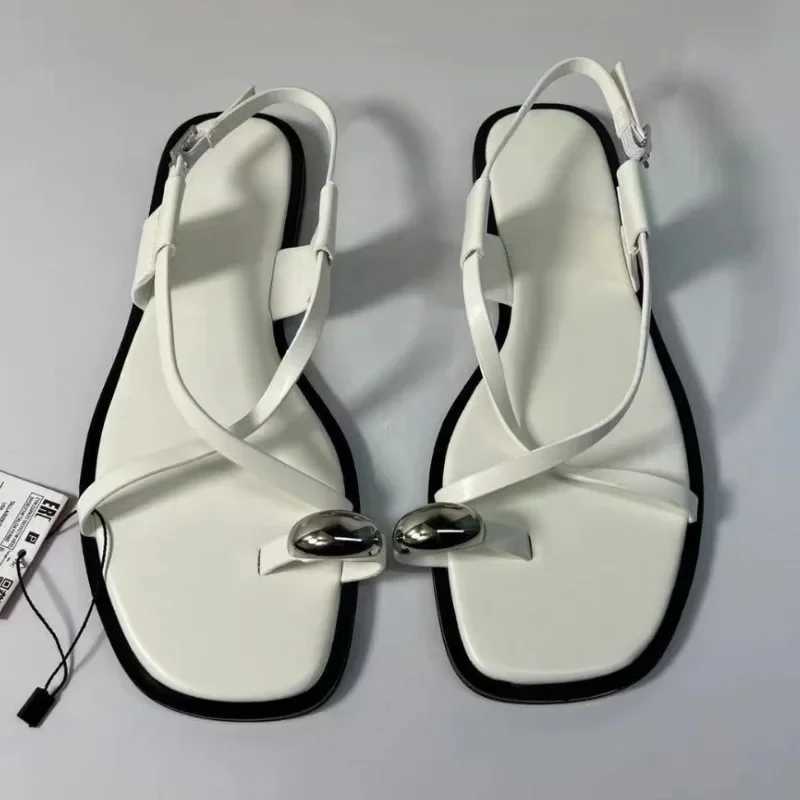 New Arrival Womens Flat Shoes Toe Clamp Casual Beach Shoes Womens FAshion Metal Decoration 2025 Summer Shoes T250409