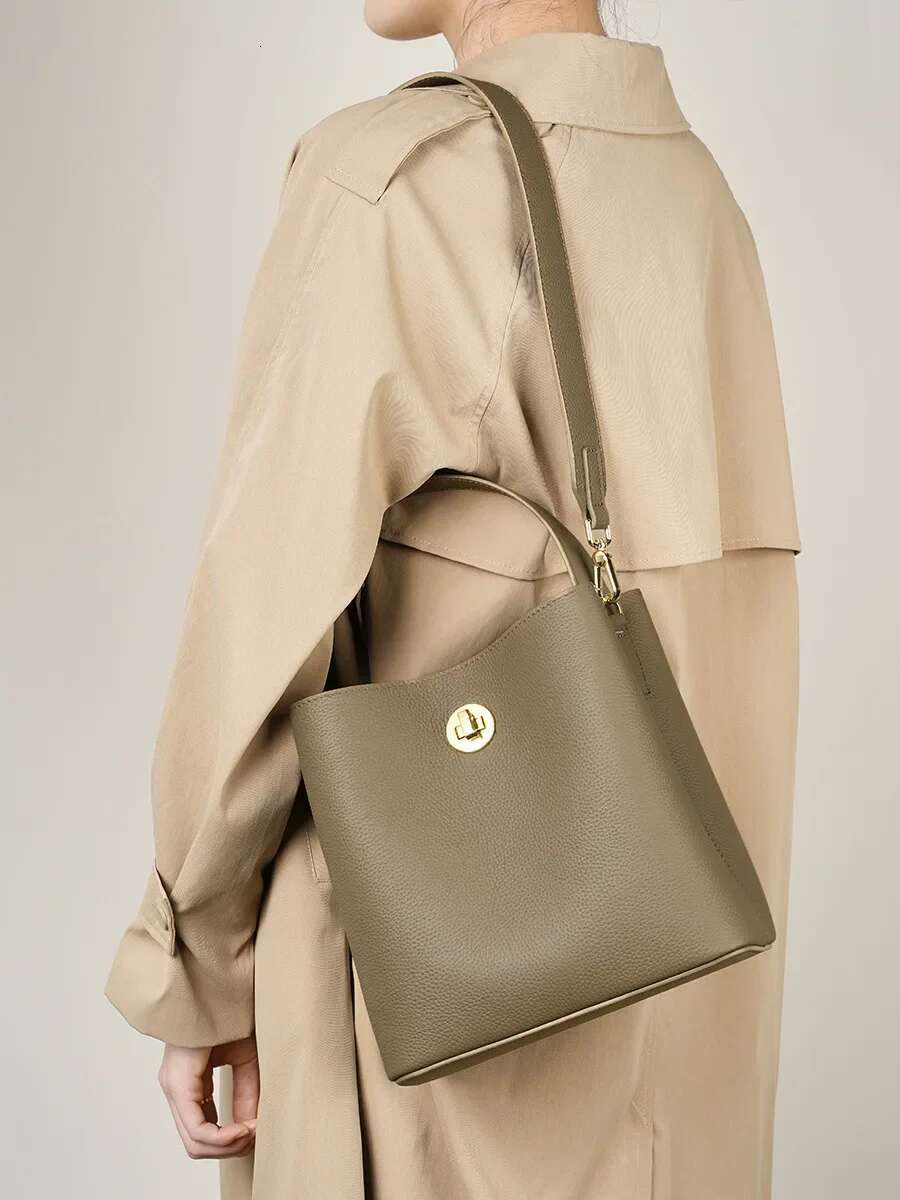 2025 New Bucket Genuine Leather Women's Single Shoulder Crossbody Bag, Large Capacity Handbag, Cowhide