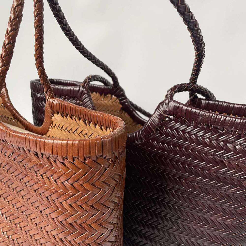 Genuine Leather Hand-Woven Vintage Tote 2025 New Classic Design Cowhide Shoulder Women's Spring Summer French Bucket Bag