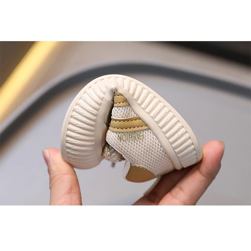 Spring and autumn childrens sports shoes boys and girls childrens casual shoes flat bottomed baby shoes fashionable breathable soft sports running 250