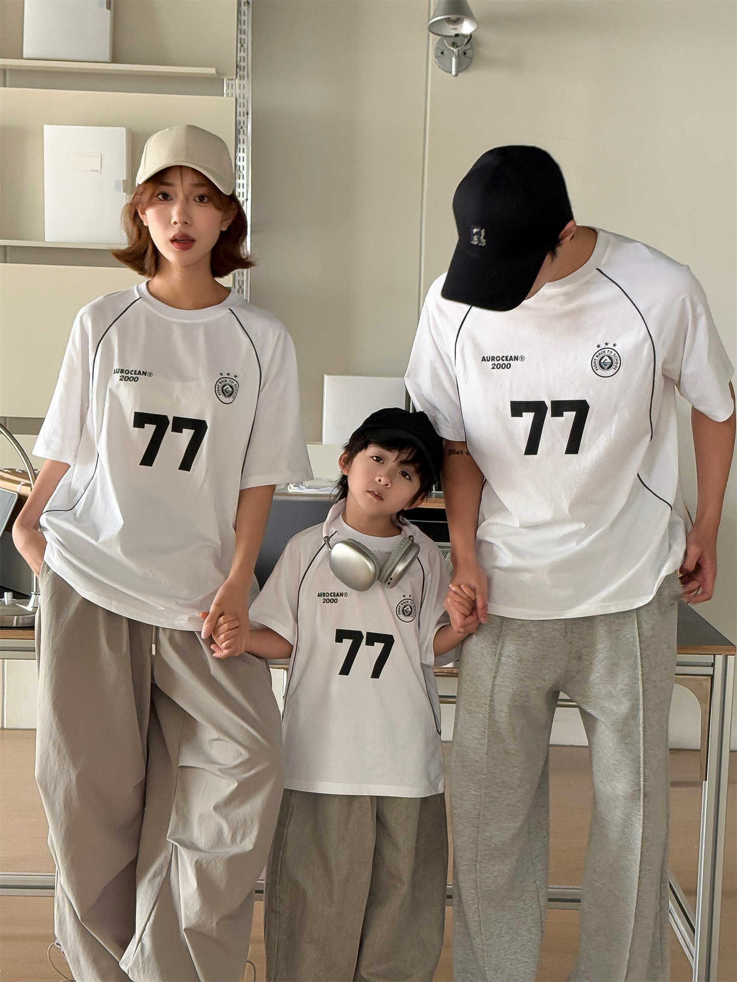 Summer versatile Korean version loose fitting childrens boy and girl color blocked striped digital parent-child family outfit short sleeved S2548