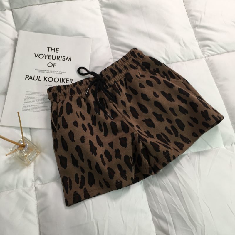2025S Women s Designer Shorts Leopard Print Wide Leg Shorts Casual High Waisted Multifunctional Loose Casual Sports Hot Pants Jacket Beach Pants