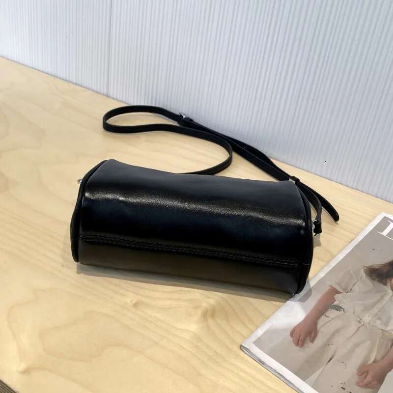 Ladies' Cowhide Shoulder For Women Crossbody Fashionable Simple And Practical Soft Leather Barrel Shaped Phone Bag