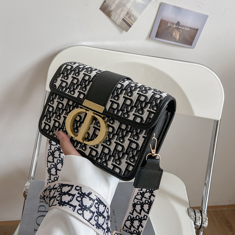 2025 Fashionable new stylish women's bag women's chain small square bag single shoulder high-level embroidery cross body bag