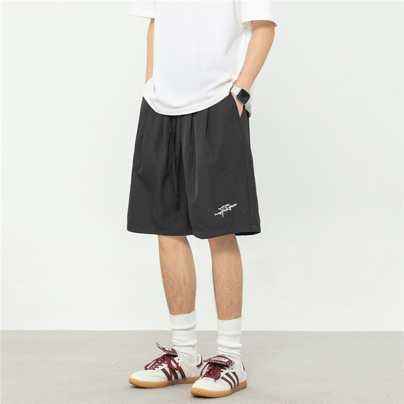 2025 New Designer Men Shorts Texture Micro Wrinkled And Pleated Casual Shorts For Men In Summer New American Letter Embroidered Sports Five Quarter Pa