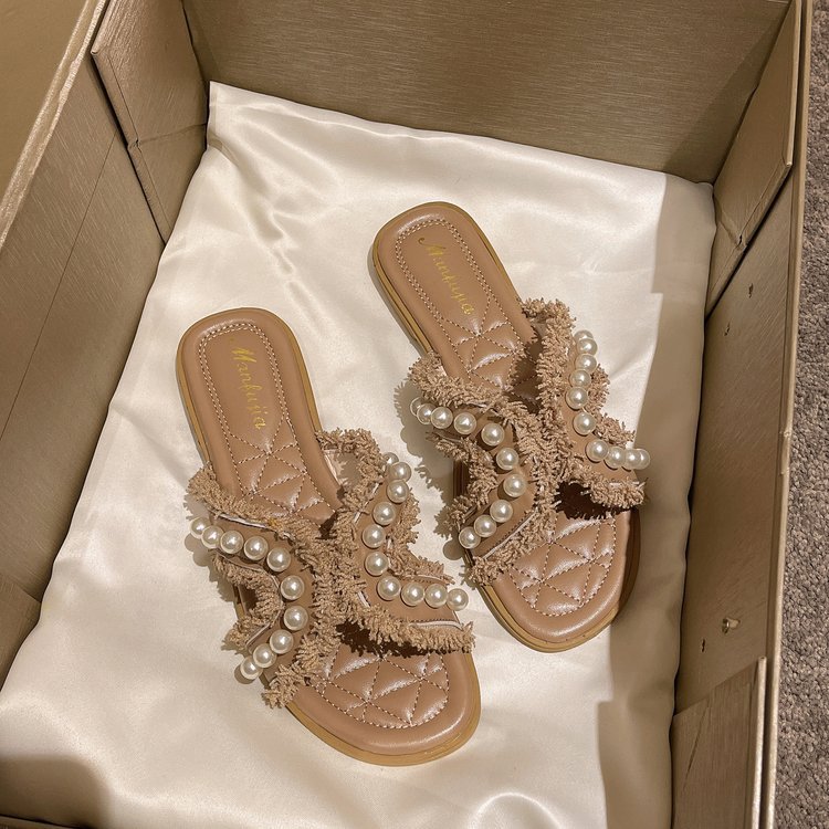 Ladies 2025 summer new fashion outside wearing slippers small fragrance pearl design lady beach fairy wind beach sandals