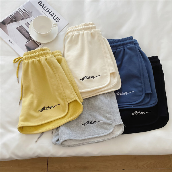 2025S Women s Designer Sports Shorts Summer New Loose Outdoor Pure Cotton High Waist Casual Wide Leg Yoga Hot Pants Trendy Beach Pants