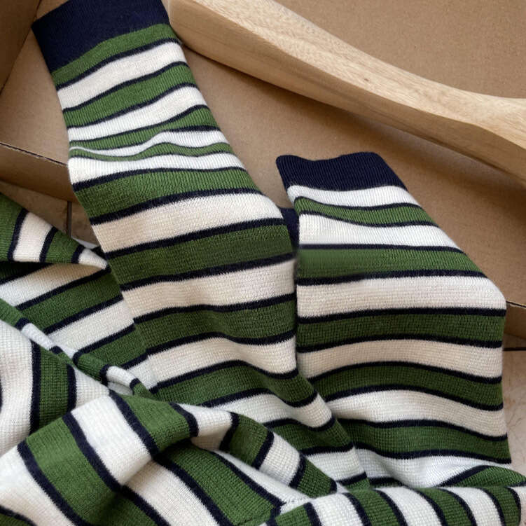 Self kept~E * D early autumn style, color giant white, green and white stripe round neck wool knitted cardigan for women
