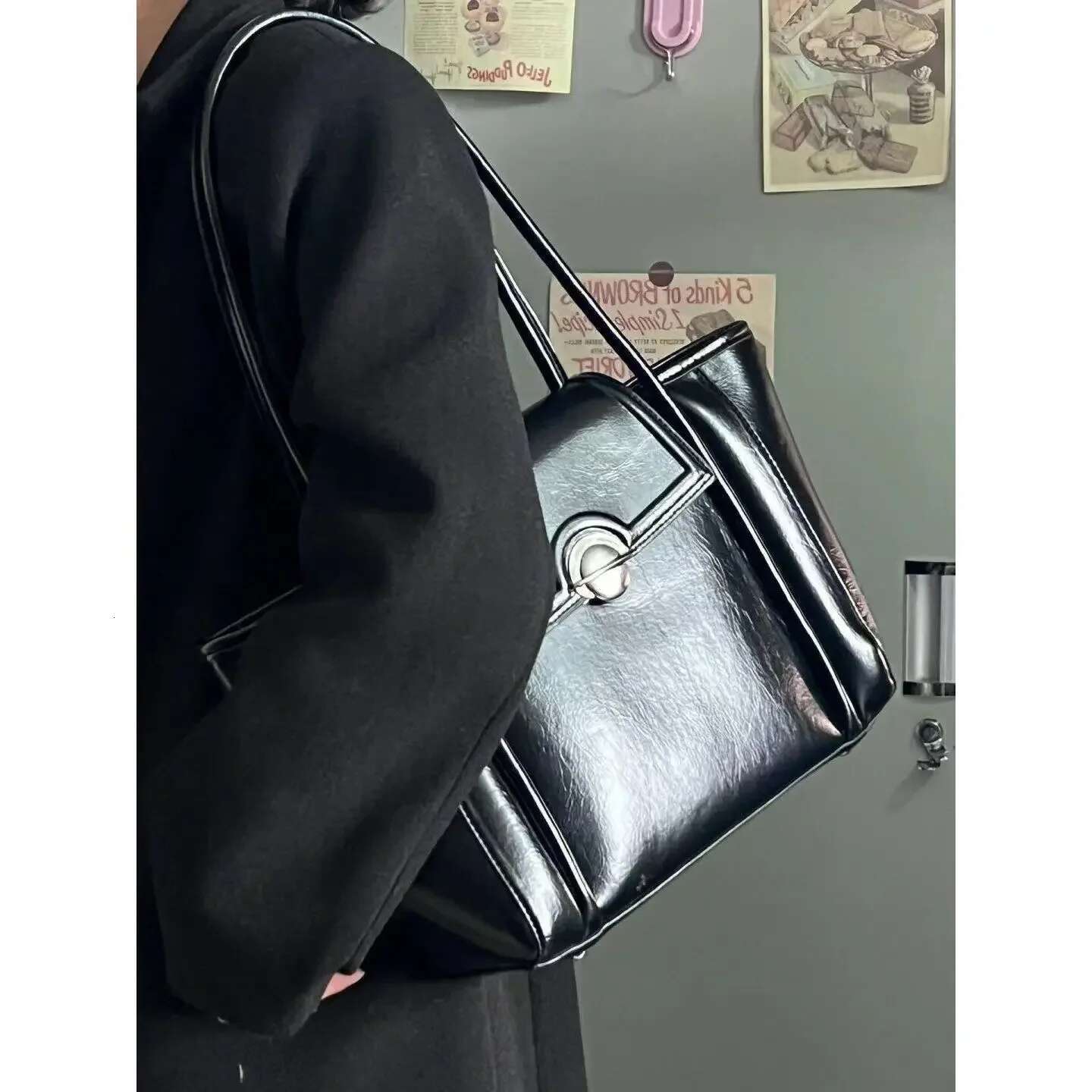 Miyagawa 2023 New Fashion Versatile Soft Leather Large Capacity Student Classroom Japanese Style Commuting One Shoulder Bag