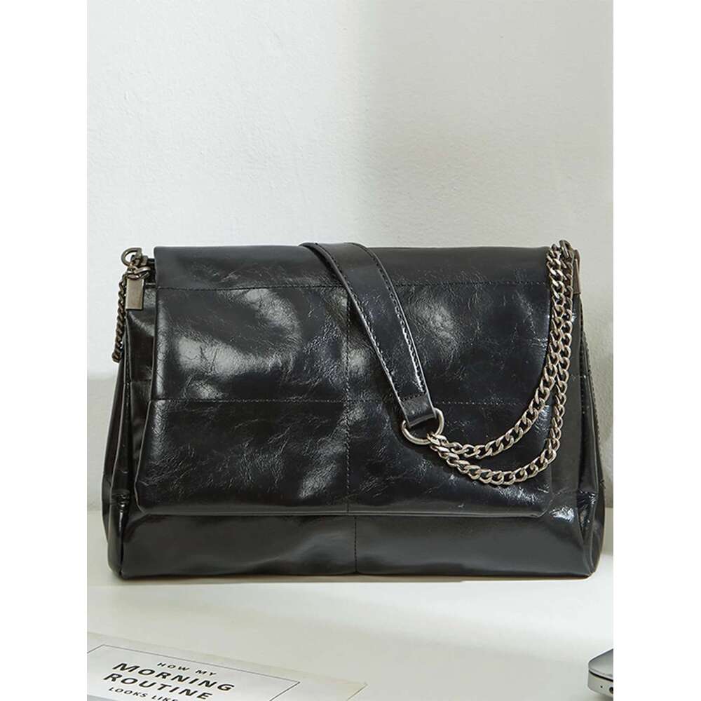 Large Capacity Commuting Bag 2024 New Spring/Summer Women's Chain Tote Bag, High-End And Fashionable Single Shoulder Underarm Ba