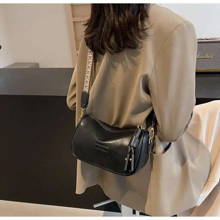Pillow Women's New Autumn And Winter Fashion Retro Shoulder Versatile Broadband Messenger Bags Ys5893