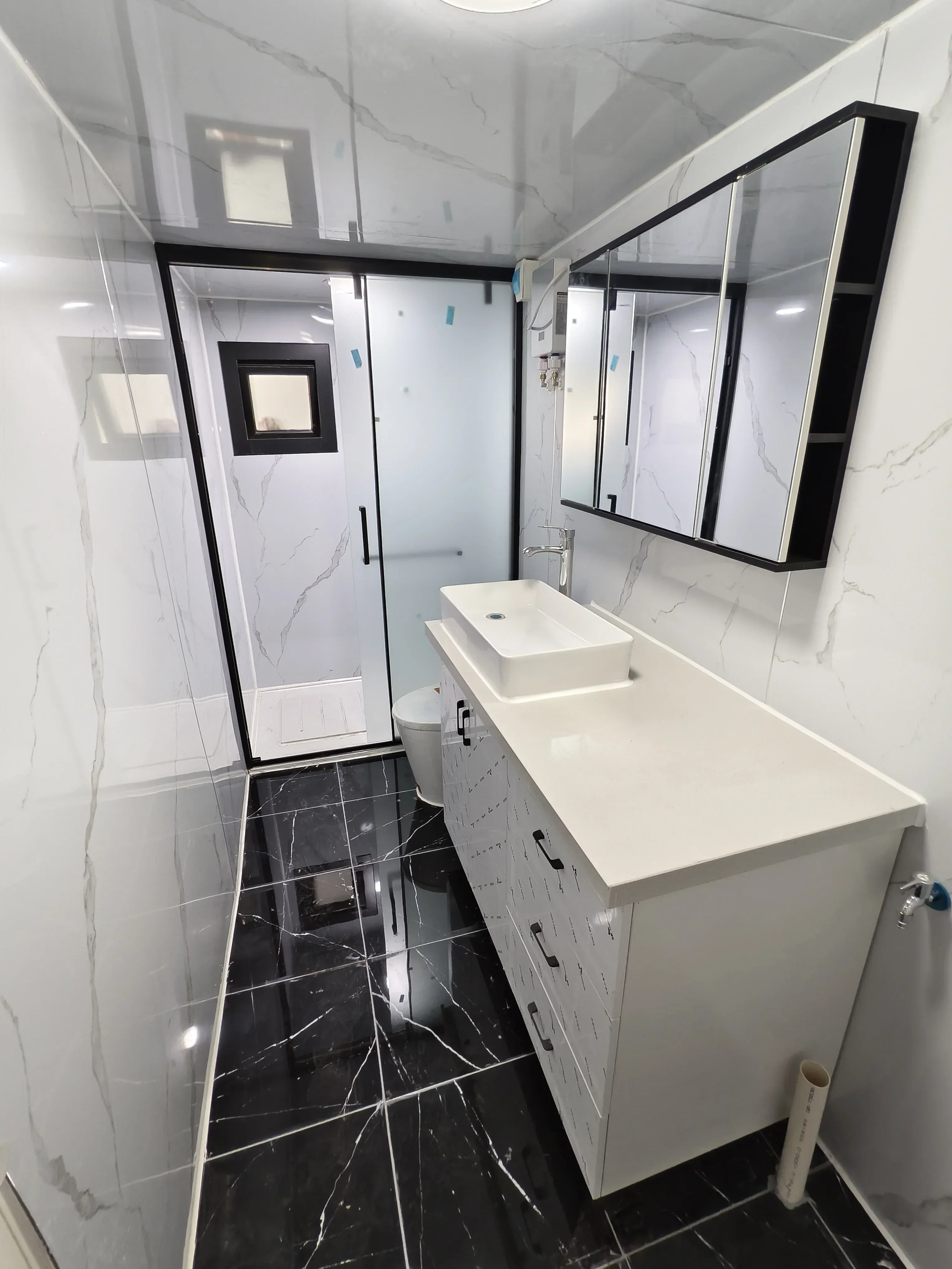 Hot Sale Prefab House Villa Frame Pre Fab House Capsule Outdoor Customize Color Waterproof Mobile Homes Mobile Houses Leak Proof