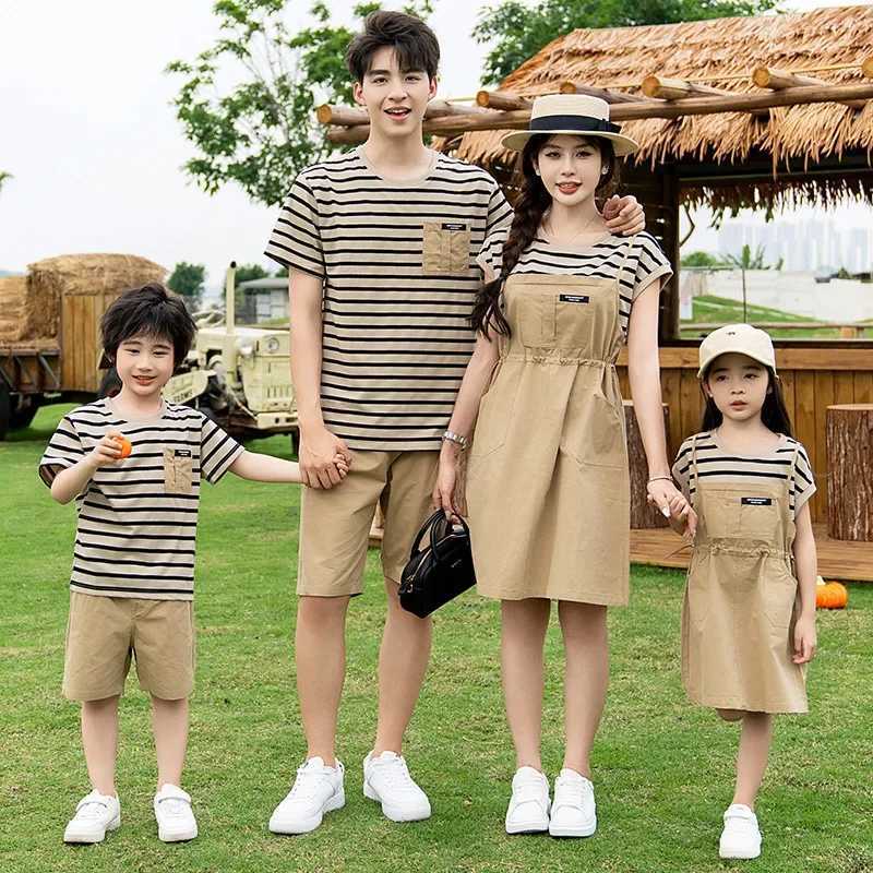 Mom Dad Child Family Matching Clothes Mom Daughter One Dress Dad and Son T-shirts 2PCS Set 2024 S2548