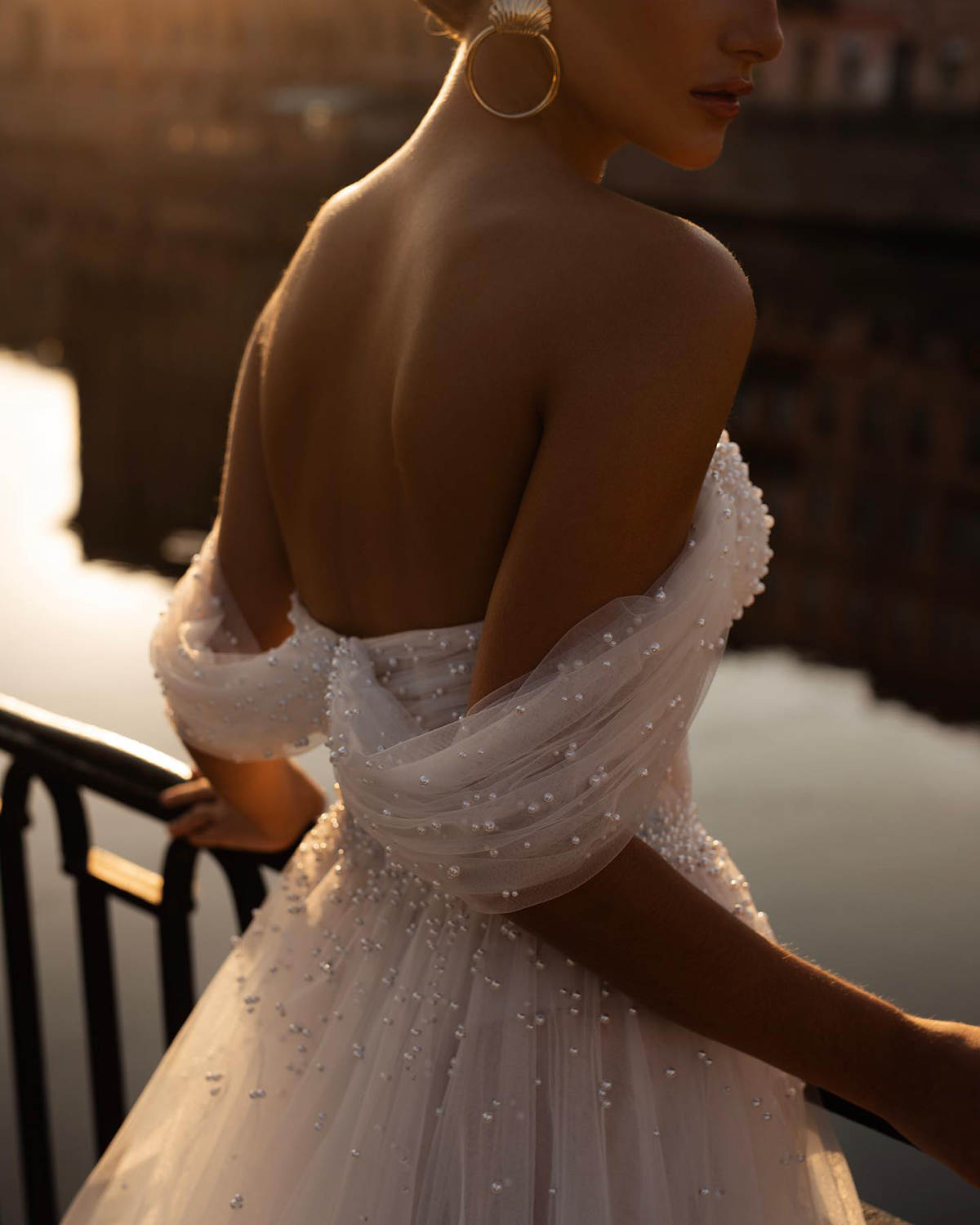 Classic A-Line Bridal Wedding Dresses Off The Shoulder Chiffon With Pearls Sequins Floor-Length Plus Size For Special Occasion Vestido de novia