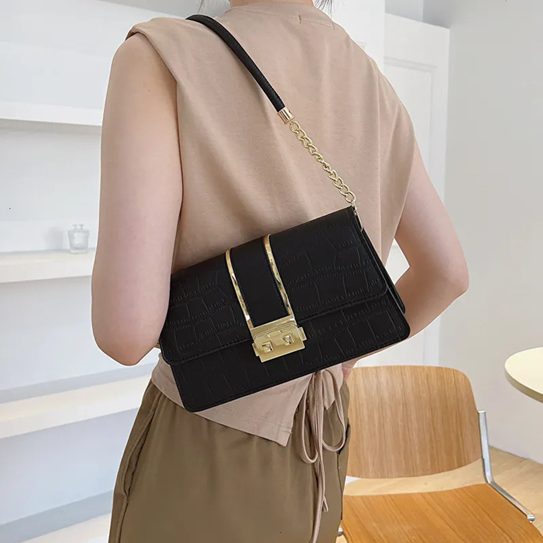 Luxury Brand Designer 2025 Summer New Minimalist Commuter Vintage Women's Underarm Valentine's Day Limited Chain Small Square Bag