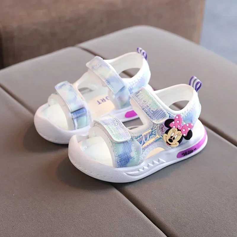 2021 Summer Boys Sandals Childrens Shoes Girls Beach Shoes Hollow Breathable Lightning Childrens Shoes X250409