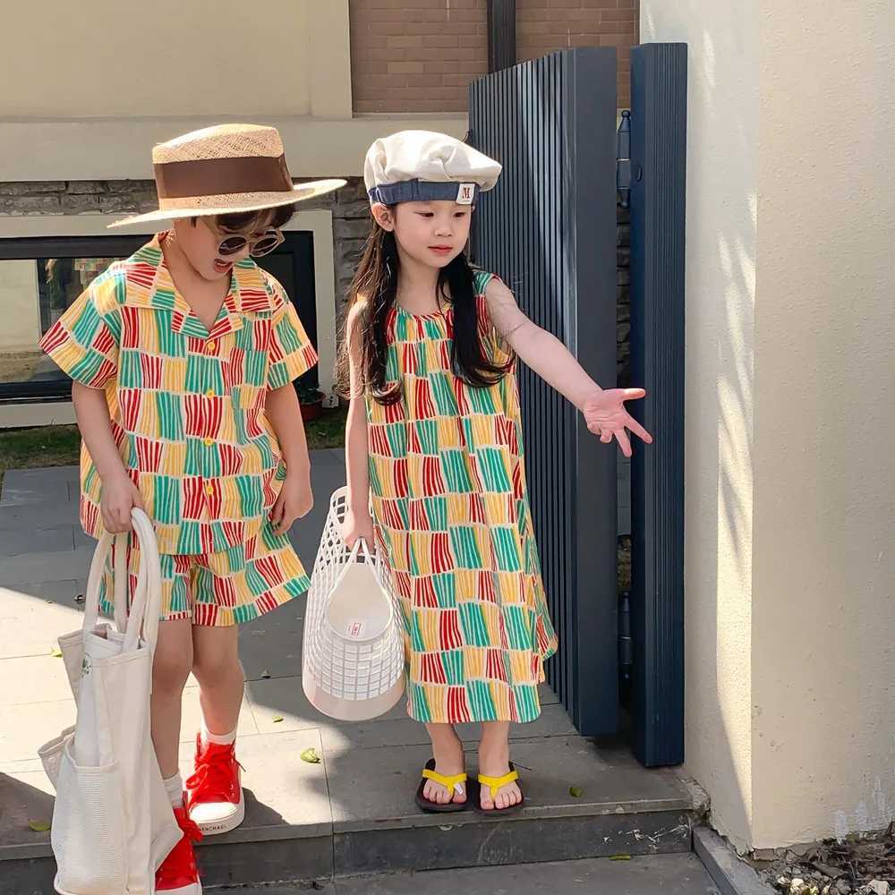 Brother sisters Clothing 2025 Summer Contrast Plaid Shirt+Shorts Boys Set Sleeveless Loose Girls Dress Childrens sisters Clothing S2548