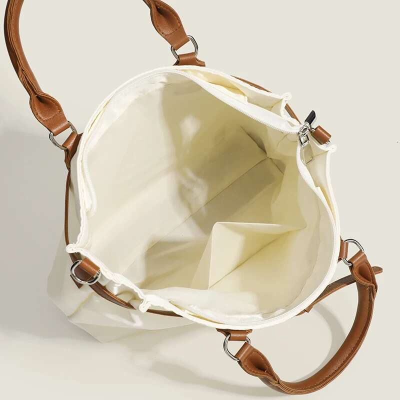 Casual Large Capacity Tote Bags For Women Designer Handbags Purses 2024 New In Belt Buckle Top Handle Backpacks Shoulder