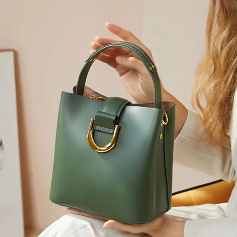 Bucket Fashion New Versatile Large Capacity Commuting Hand-Held Shoulder Crossbody Bag For Women