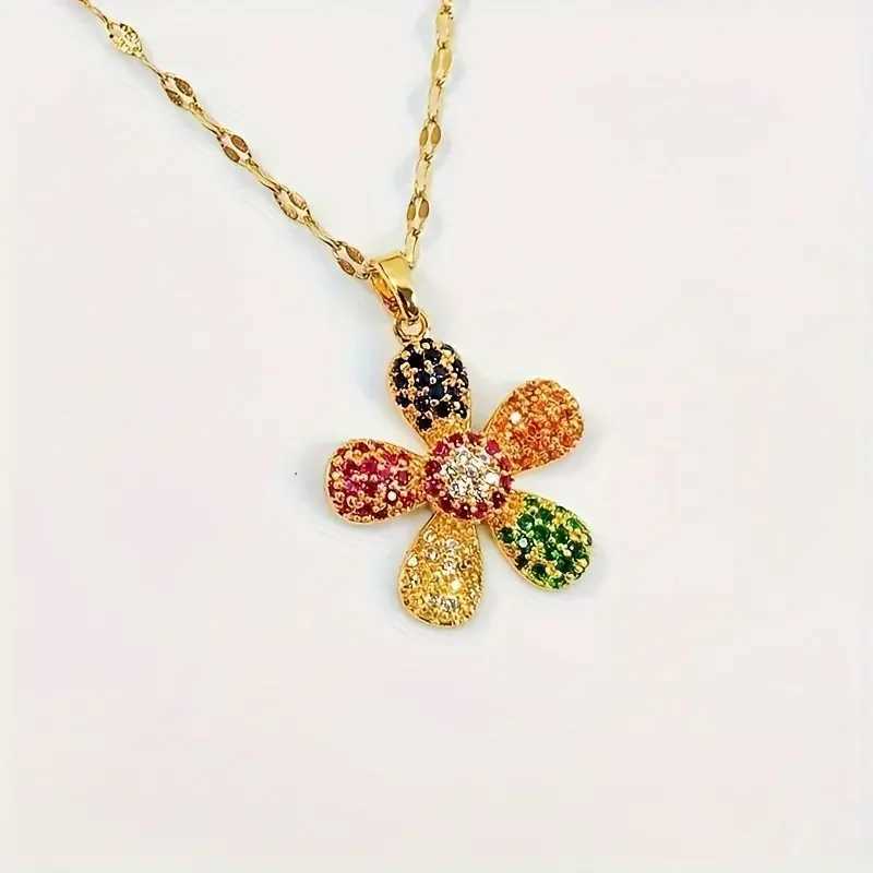 One colorful five petal flower pendant necklace makes women feel luxurious and niche design Y250408