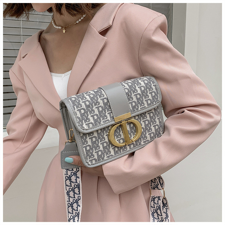 Fashionable new stylish women's chain small square single shoulder high-level embroidery cross body bag