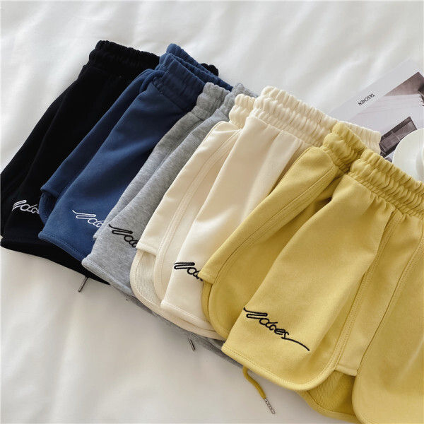 2025S Women s Designer Sports Shorts Summer New Loose Outdoor Pure Cotton High Waist Casual Wide Leg Yoga Hot Pants Trendy Beach Pants