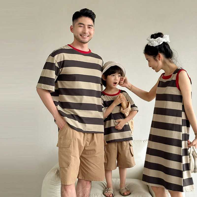 Beach Set Family Mom Daughter Striped Dress Dad Son Match Vacation T-shirt Set Family Appearance Match Set S2548