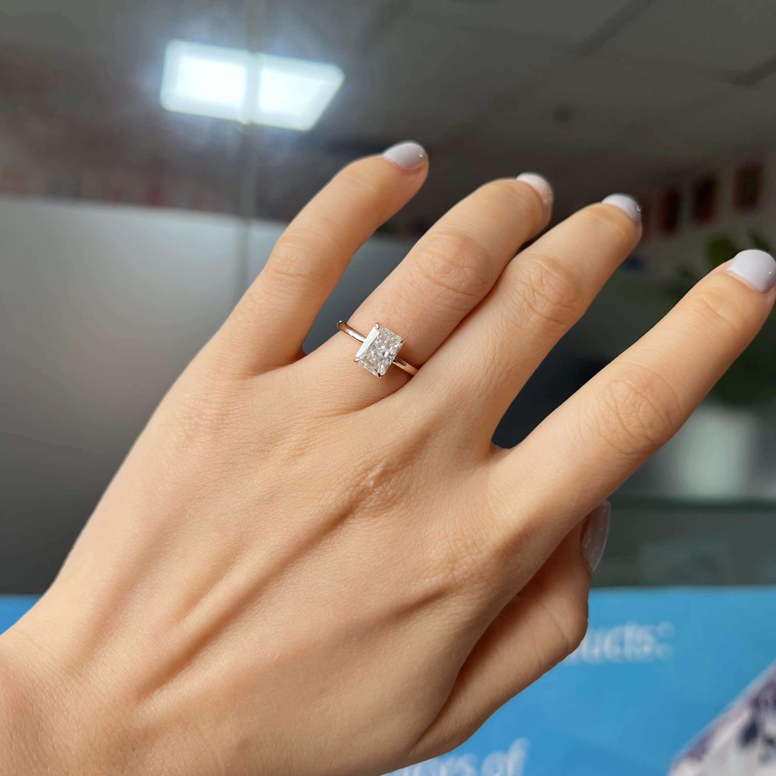 Solid Gold Rectangle Ice Crushed Cut 2ct Wedding Moissanite Ring Classic 14K/18K Gold Rectangle Diamond Solitaire Rings