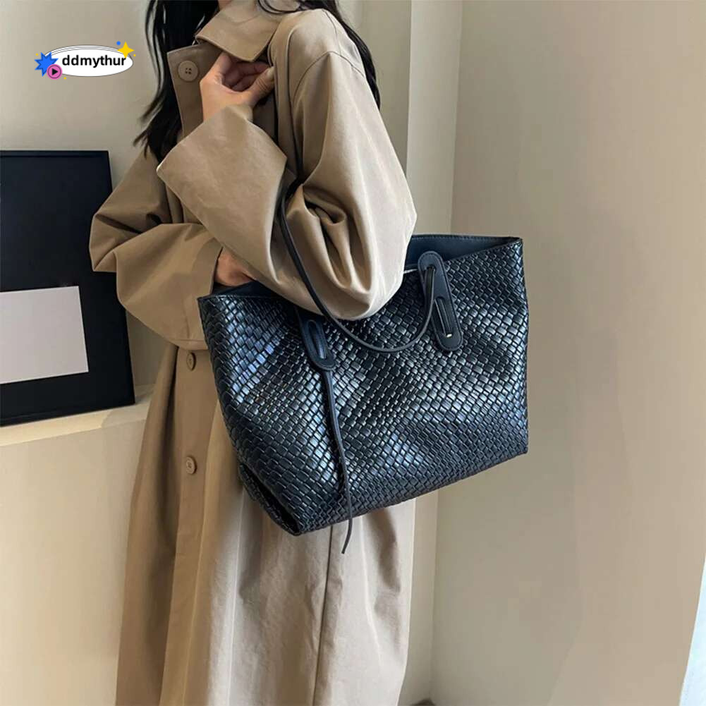 Large Capacity Woven Armpit Tote Casual Commuting Women's Retro Hand-held Shoulder Bag Daily Work ddmythur