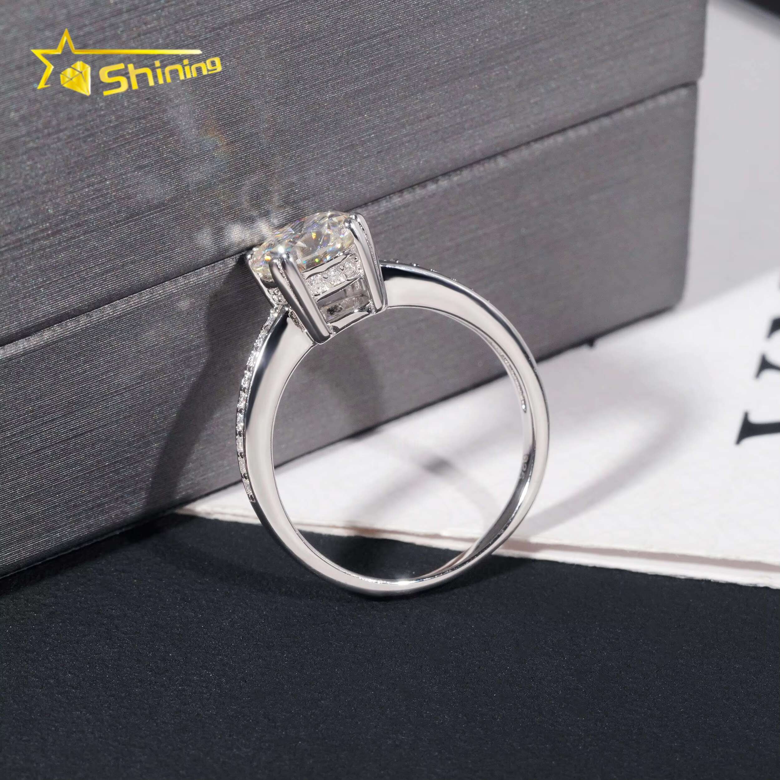 Wholesale 925 Sterling Silver Vvs Diamond Engagement Rings Women Brilliant Cut 7.5mm Gold Ring Women Rings Moissanite