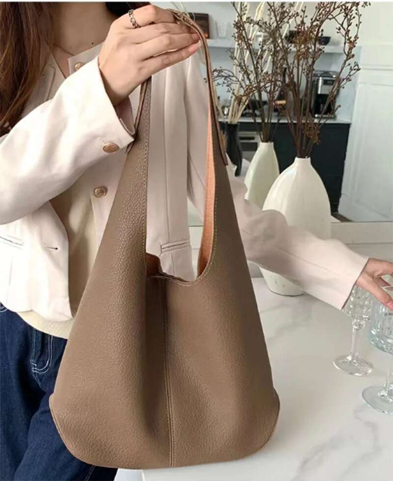 Fashion Large American Women Shoulder Bag Female Travel PU Leather Handbags Office