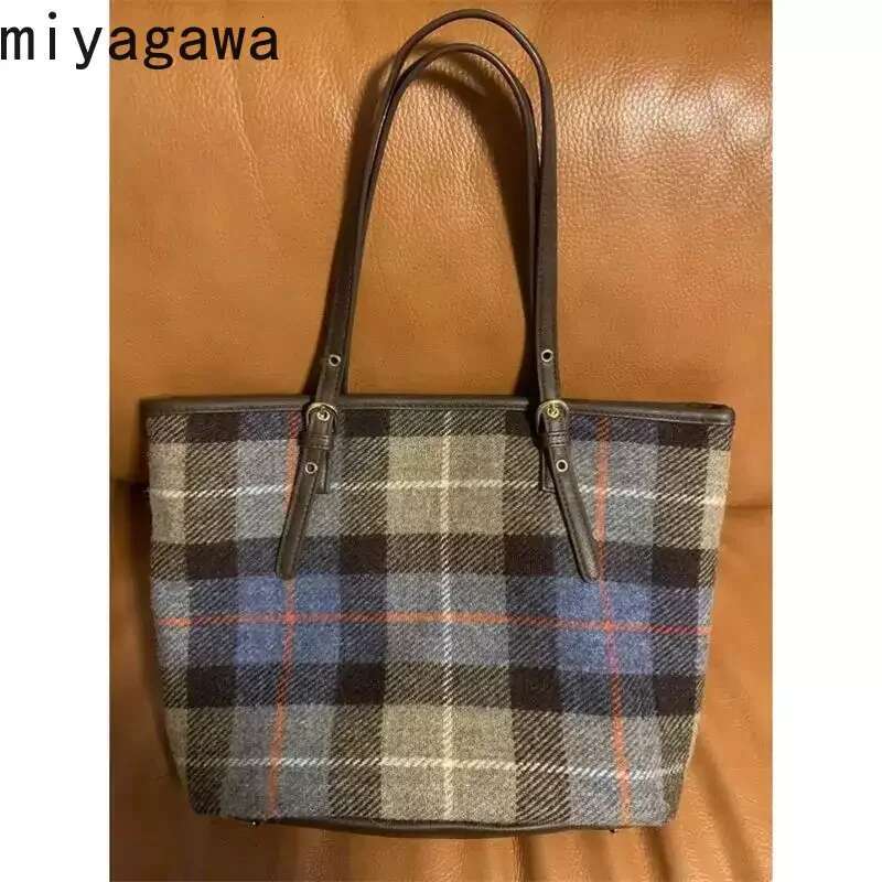 Miyagawa Autumn/Winter Retro Women's Bag 2023 New Large Capacity Checkered One Shoulder Crossbody Handbag Commuter Tote Bags