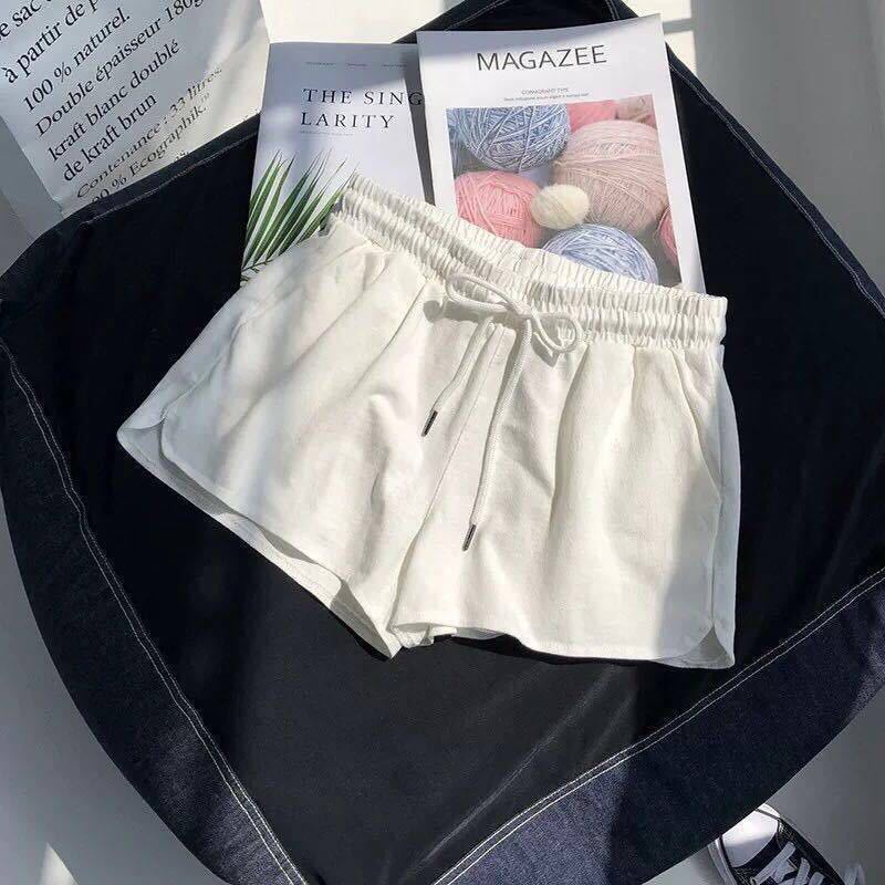 2025S Women s Designer Shorts High Waist Elastic Waist Sports Hot Pants Loose Casual Summer New Wide Leg Pants Home Sleepwear Trendy Beach Pants