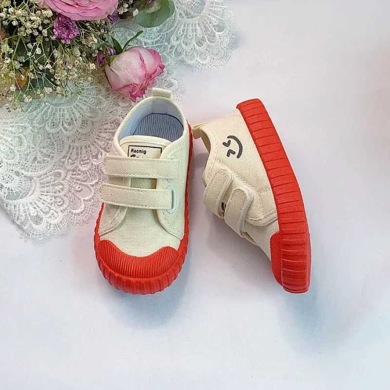 Childrens canvas shoes Korean comparison casual shoes spring soft sole student shoes baby womens shoes Teniszapatos Ni a X250409