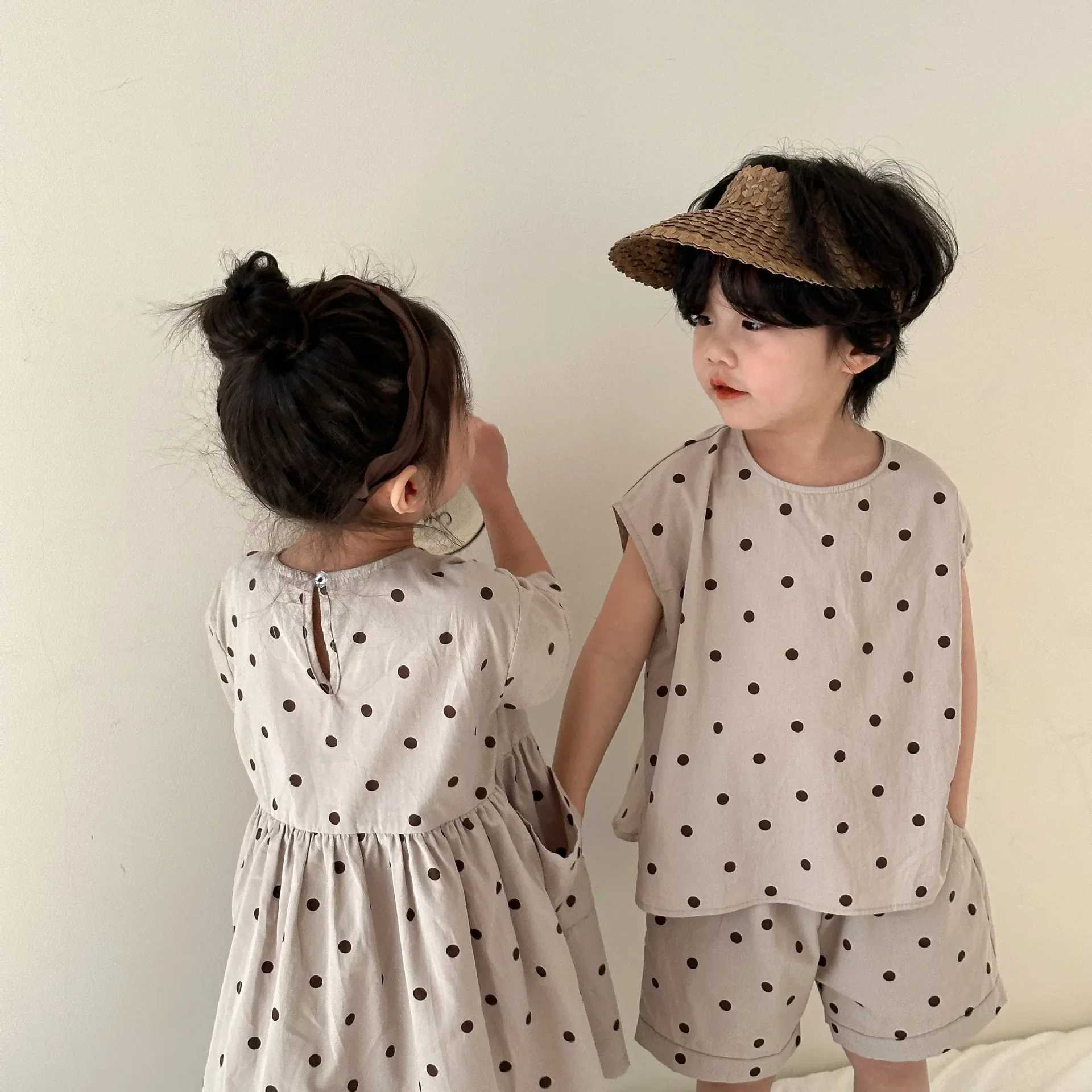 8988 Brothers and sisters Clothing 2024 Summer New Cotton Dot Girls Dress or Boys Set Short Sleeve T-shirt+Shorts S2548