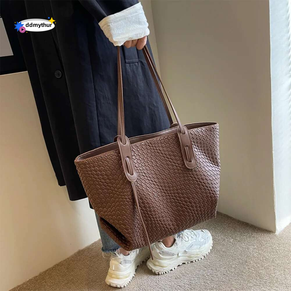Large Capacity Woven Armpit Tote Casual Commuting Women's Retro Hand-held Shoulder Bag Daily Work ddmythur
