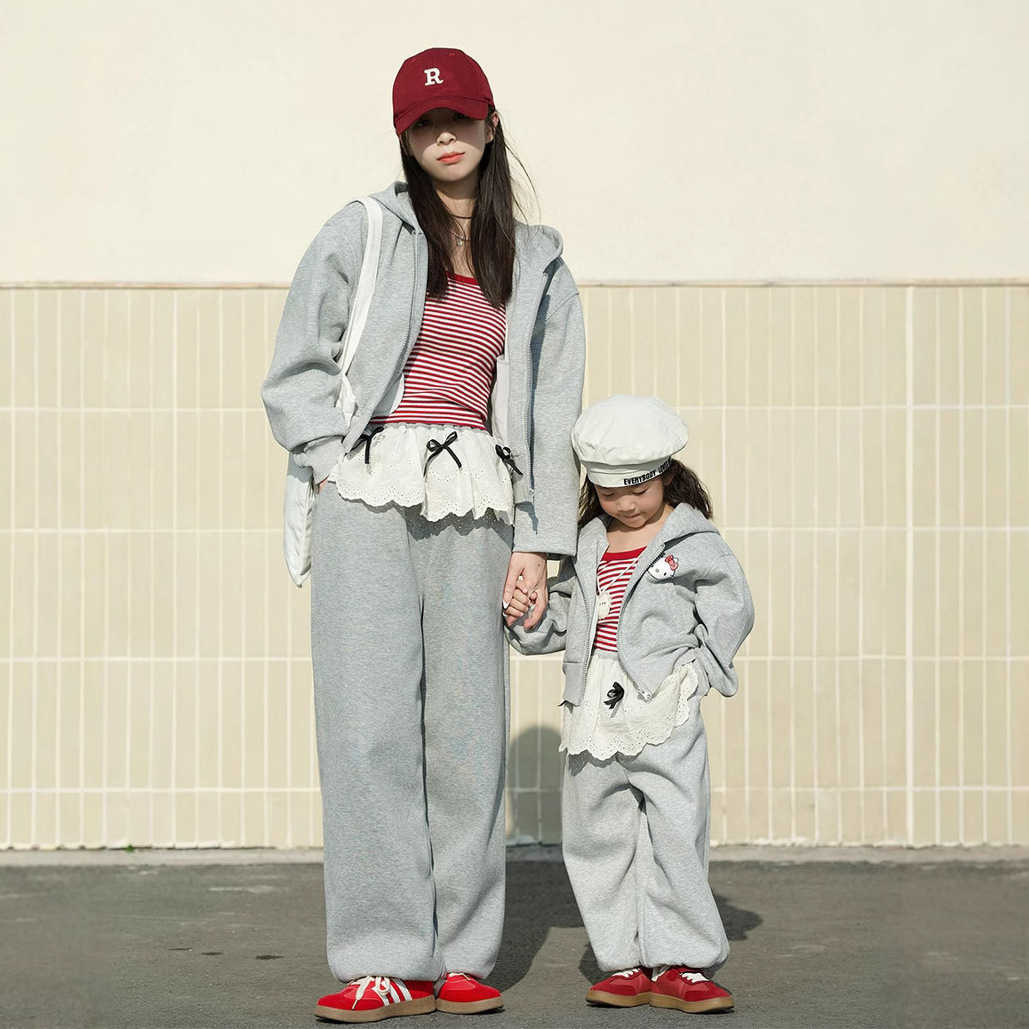 25 Spring Mothers Clothing Cute Cartoon Printed Hoodie Jacket with Sports Pants Set for Playing with Kids Together S2548