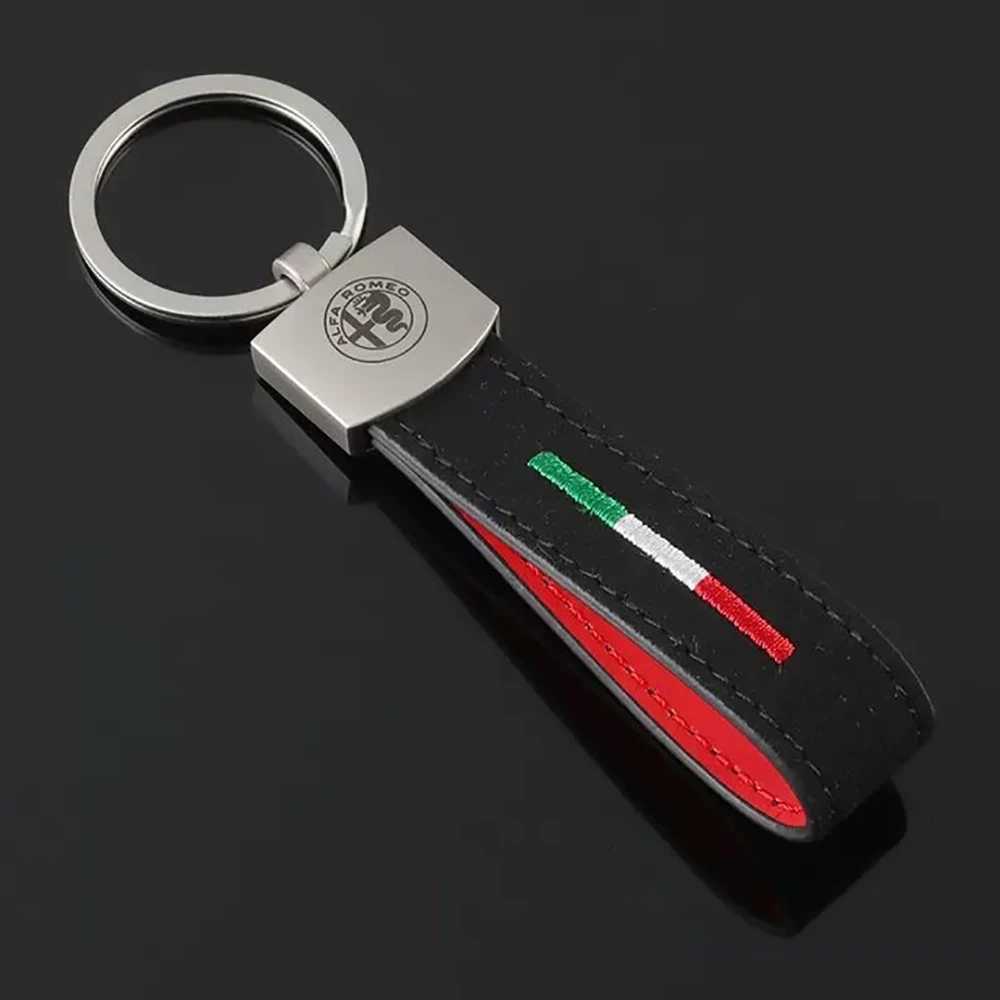 1 luxury leather car badge keychain Alfa Romeo Sportiva Giulia Giulietta 159 156 Stelvio keychain for car accessoriesXJ250409