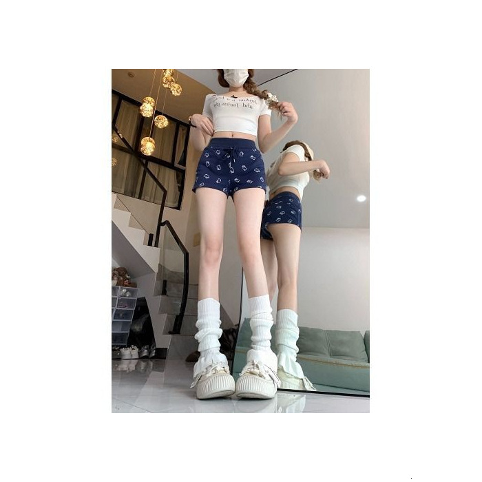 2025S Women s Designer Shorts Hot Girl Black Wide Hot Pants Summer High Waist Straight Tube A line Casual Slimming Sports Hot Pants Beach Pants