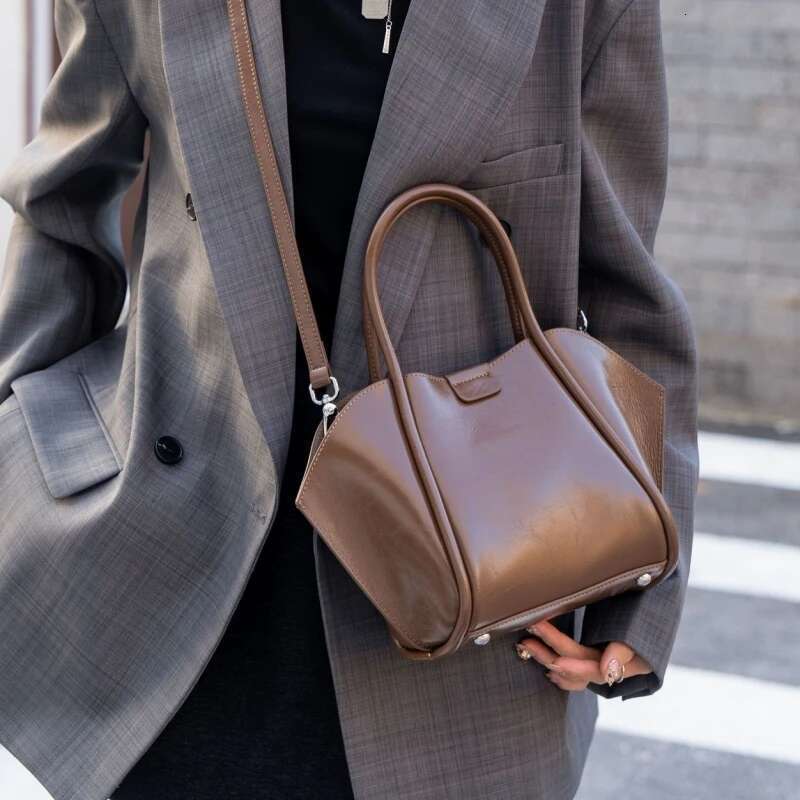 YANATARI Genuine Leather Woman Shoulder Handbags Ladies Crossbody Bags Designer Minimalism Cowhide Bucket Bag