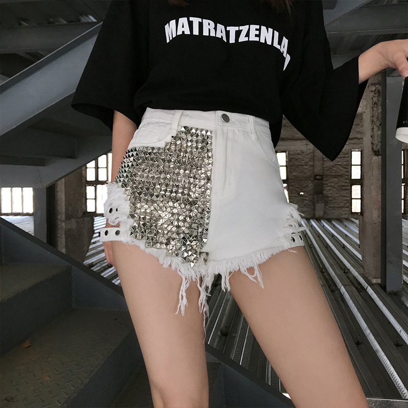 2025S Women s Designer Shorts Black Denim High Waisted Shorts Personalized Rivet Design Loose And Sexy Hot Pants Outdoor Casual Sports Beach Pants