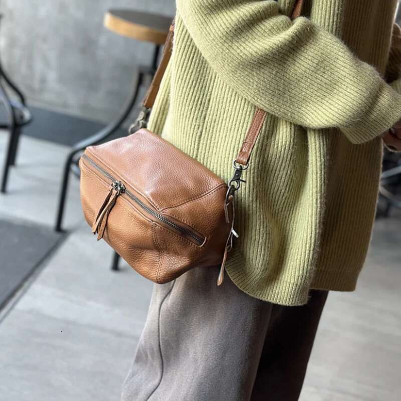 2025 New Vintage Female Plant Tanned Cow Single Shoulder Crossbody Leather Bucket Fashion Small Bag