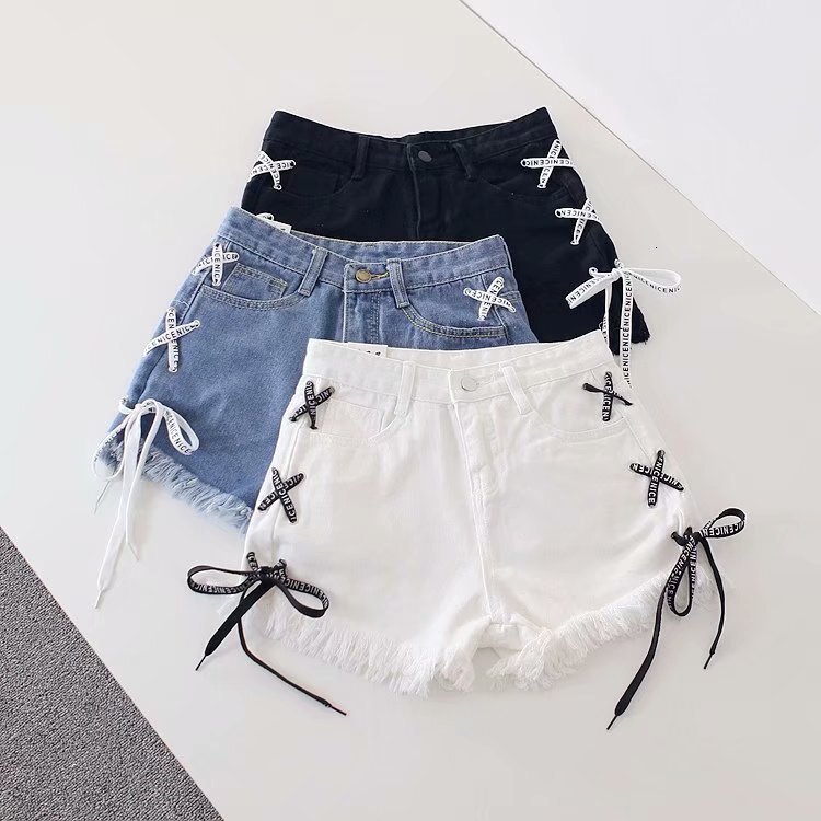 2025S Women s Designer Shorts Summer High Waist Hot Pants Oversized Lace Strap Denim Shorts Loose And Slim Multi Functional Wide Leg Hot Pants Beach P