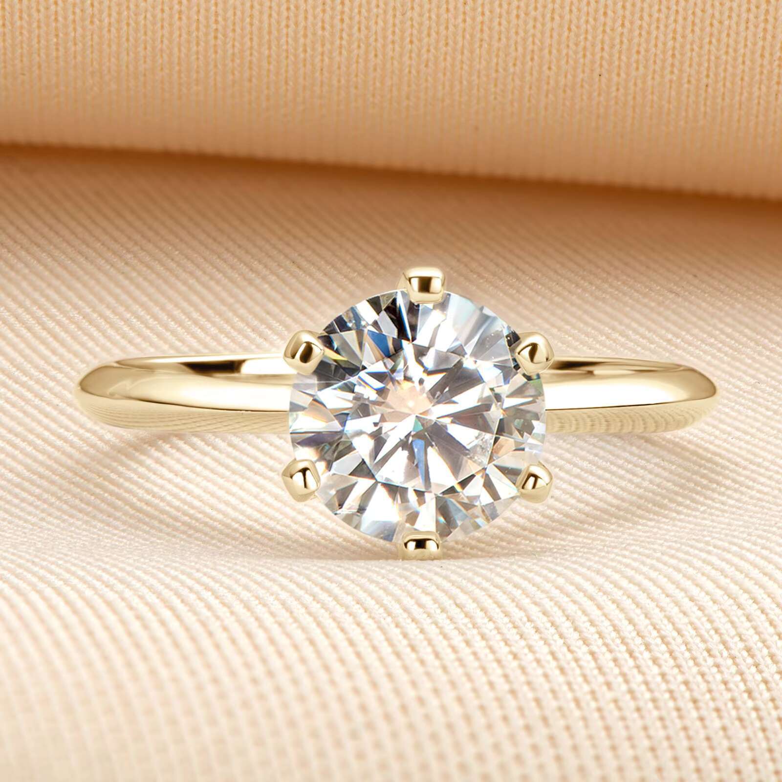 Moissanite S925 Sterling Silver Gold Plated 1 CT Halo Design VVS Round Brilliant Cut Moissanite Diamond Engagement Ring