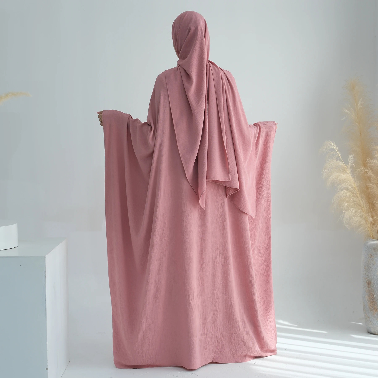 plus size Abaya batwing sleeves Dubai breathable polyester thin traditional Muslim clothing 250409