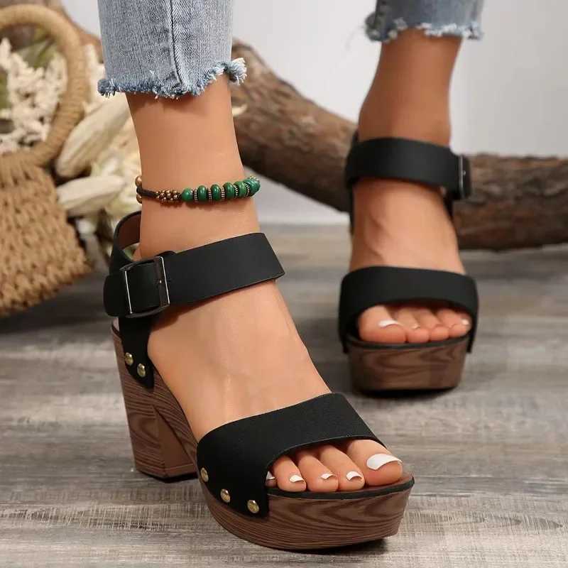 New Arrival Summer Peeping Toe Platform Womens Sandals PU Wooden Sandals Short High Heels Roman Style Sandals Womens Sandals T250409