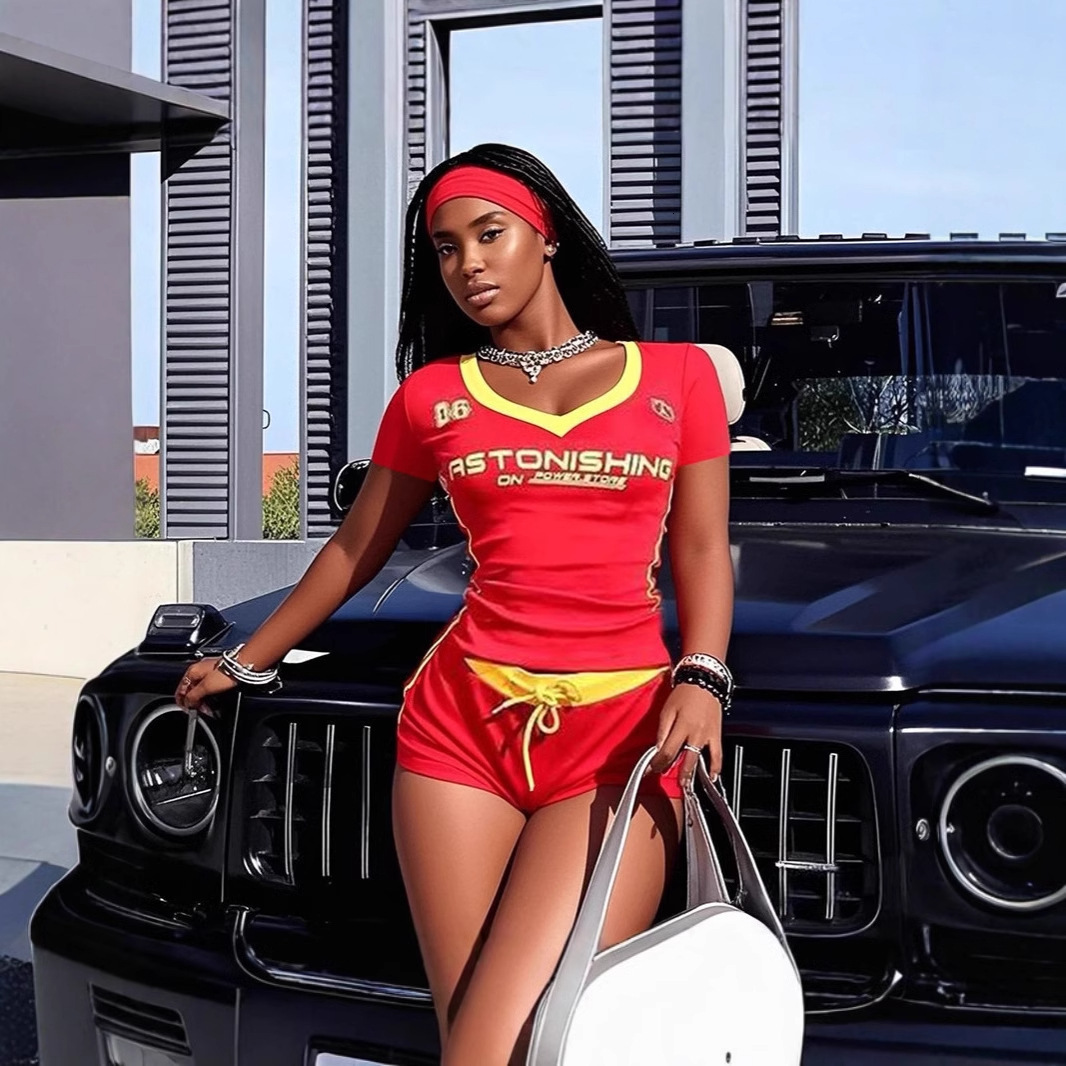 2025S Designer Women S Set Spring New Slim Fit Sexy Hot Girl Printed Short Sleeve V Neck Top Strap Shorts Set